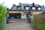 Einfamilienhaus im Villenstil mit Weinkeller