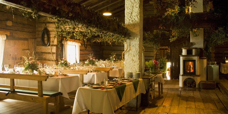 Berghotel mit urigen Stadeln, Stuben, Hütten