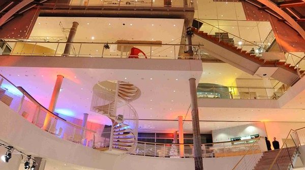 Exklusive Lounge-Bar in Steinoptik, Stadtmitte