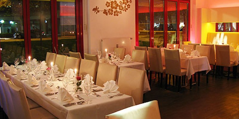 Moderne Location mit Terrasse, zentral