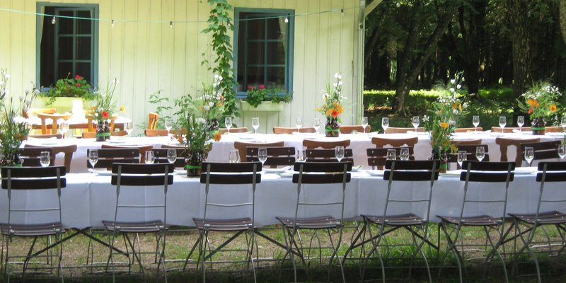 Wirtshaus mit Fest-Stadl und Biergarten Wirtshaus mit Fest-Stadl und Biergarten