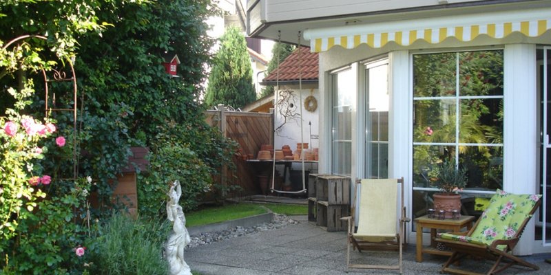 Semi-detached house with southern flair