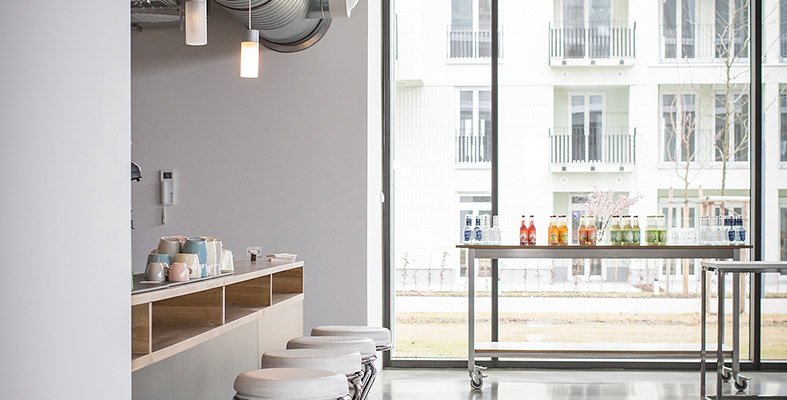 Large event Studio, lots of glass, concrete