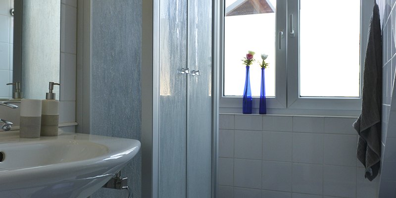 Loft im DG mit Kamin und Designklassikern