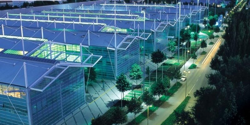 Multifunkt. and modern event Centre