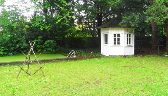 Villenetage mit Park