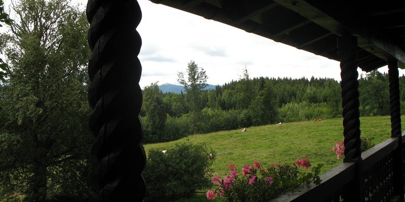 Estate in idyll. Secluded location, mountain views