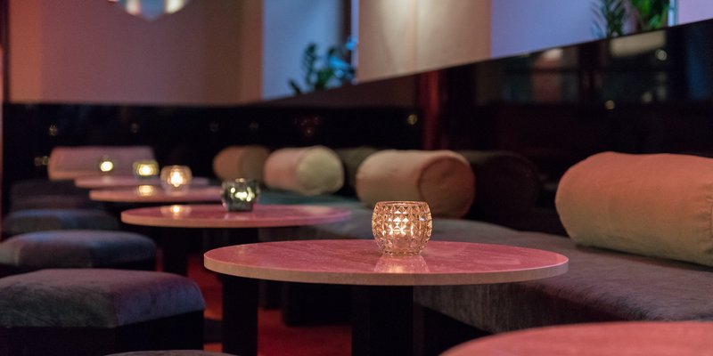 Moderne Bar-Restaurant in Schwabing